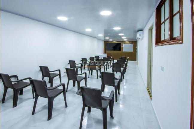 Oficinas y Consultorios, Alquiler, Capri - $6.000.000