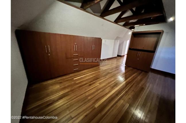 Casas, Venta, Bogotá - $2.400.000.000