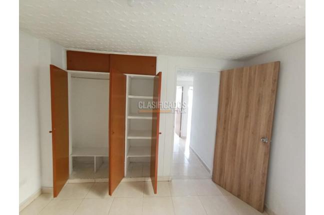 Apartamentos, Alquiler, La Esmeralda - $1.200.000