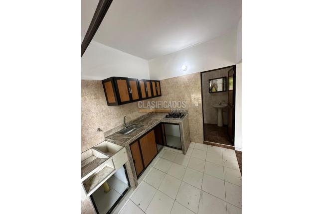 Apartaestudios, Alquiler, Atanasio Girardot - $790.000