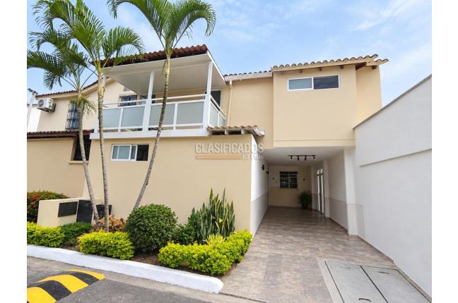 Casas, Venta en La Flora