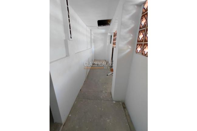 Locales y Bodegas, Alquiler, Camino Real - $6.000.000