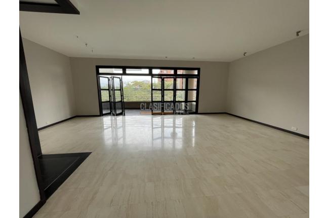Apartamentos, Alquiler en Ciudad Jardín