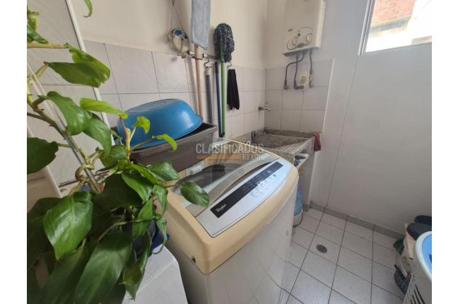 Apartamentos, Venta, Primero de Mayo - $240.000.000