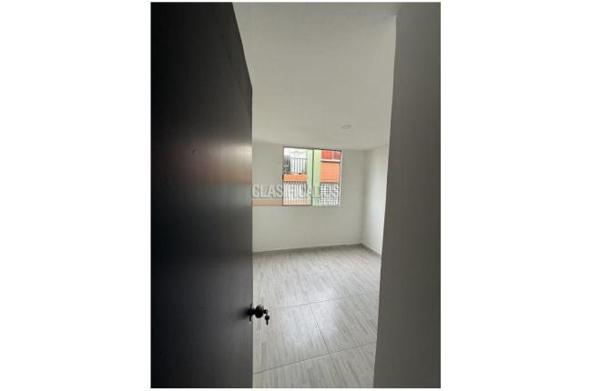 Apartamentos, Venta, Primero de Mayo - $212.000.000