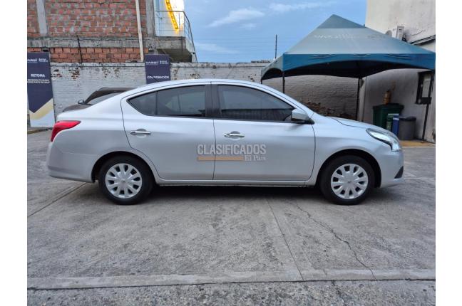 Nissan Versa 2017 - $48.900.000