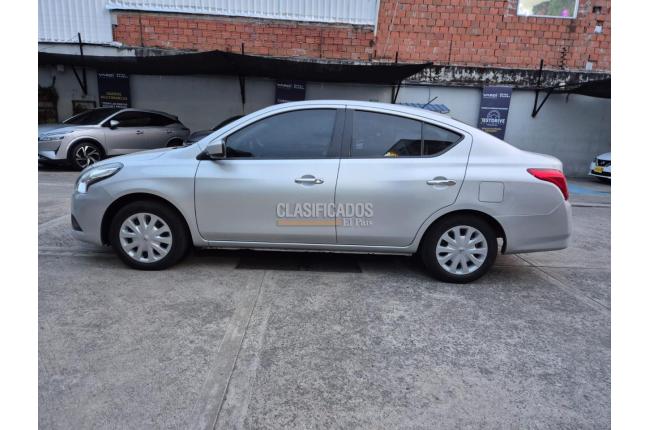 Nissan Versa 2017 - $48.900.000