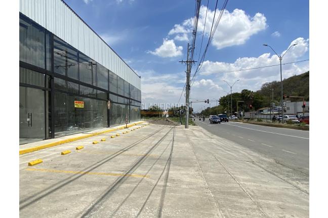 Locales y Bodegas, Alquiler en Yumbo