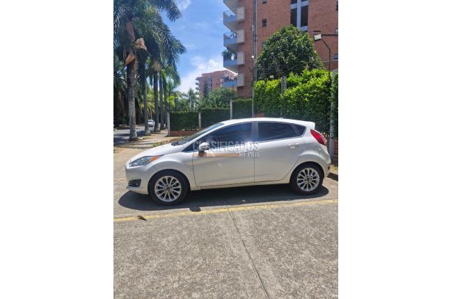 Ford Fiesta 2017 - $42.500.000