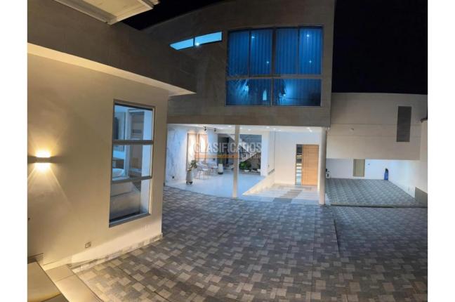 Casas, Alquiler, Ciudad Jardín - $250.000