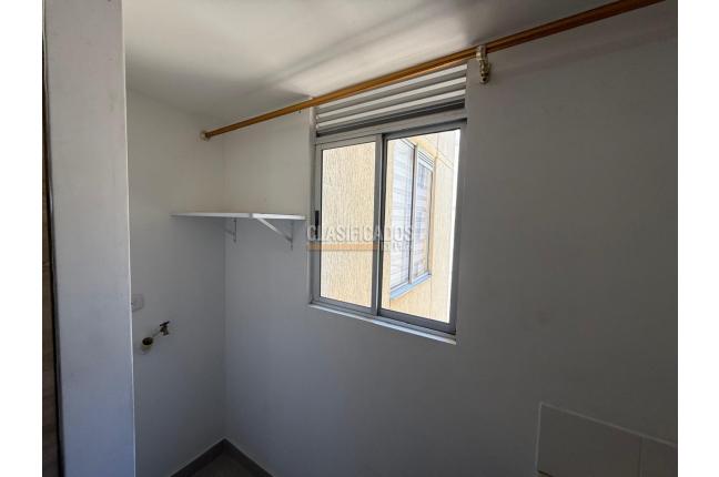 Apartamentos, Alquiler, Tierralinda del Lago - $1.000.000