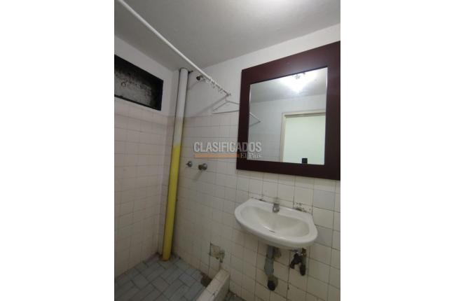 Locales y Bodegas, Alquiler, El Peñón - $2.400.000