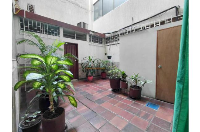 Oficinas y Consultorios, Alquiler, Versalles - $1.900.000