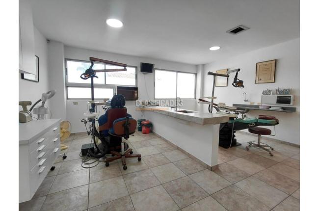 Oficinas y Consultorios, Alquiler, Versalles - $1.900.000