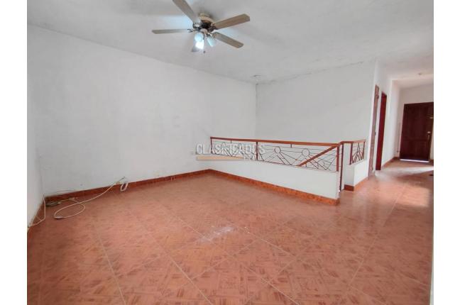 Casas, Alquiler, Granada - $5.000.000