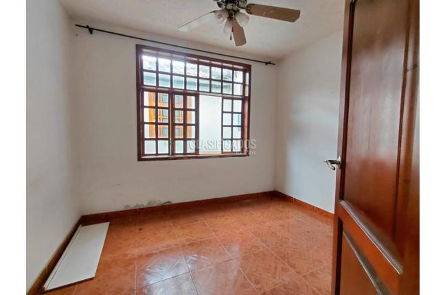Casas, Alquiler, Granada - $5.000.000