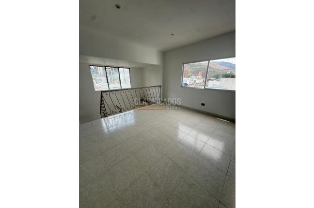 Edificios, Alquiler, Versalles - $900.000