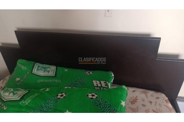 VENDO CAMA Y NOCHERO - Muebles
