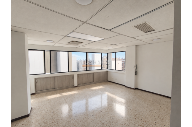 Oficinas y Consultorios, Venta en San Pedro