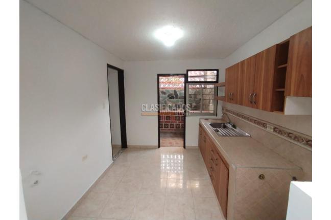 Casas, Alquiler, El Bosque - $2.700.000