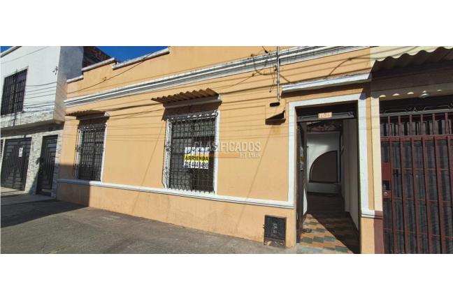 Casas, Alquiler en Alameda