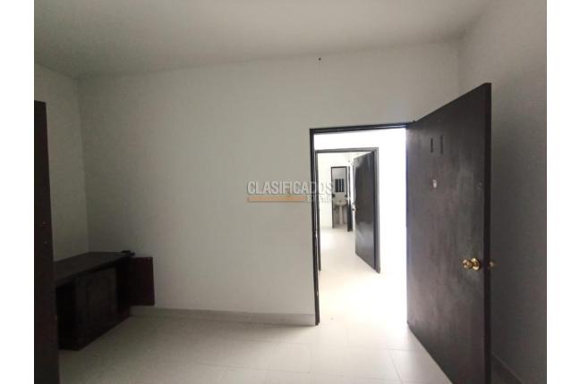Locales y Bodegas, Alquiler, La Flora - $5.500.000
