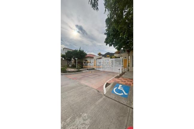 Casas, Alquiler en Santa Marta