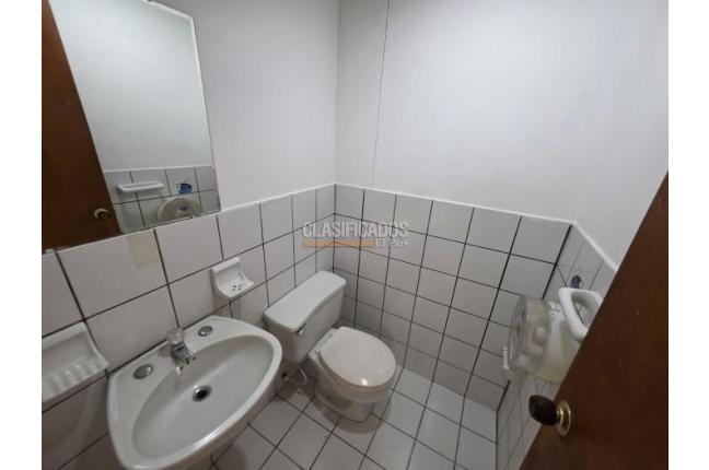 Oficinas y Consultorios, Alquiler, Granada - $3.300.000