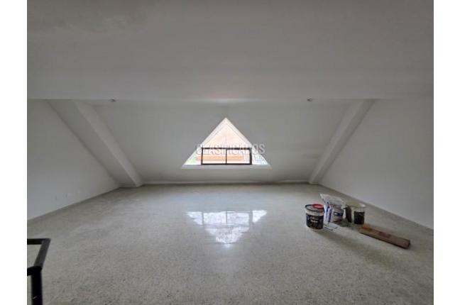 Oficinas y Consultorios, Alquiler, Granada - $2.500.000