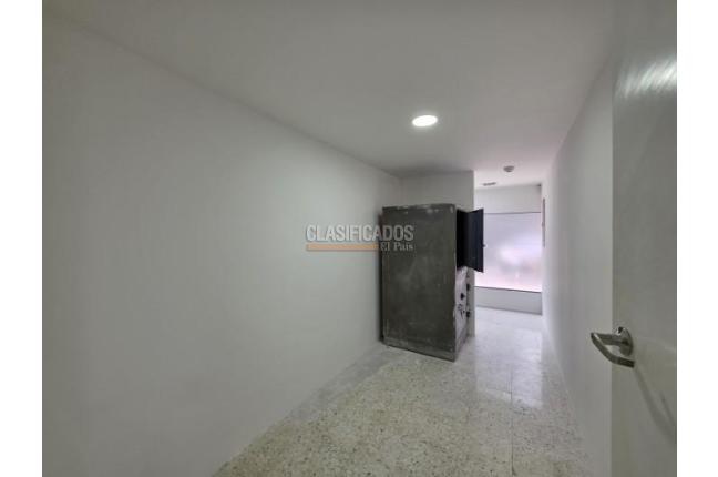 Locales y Bodegas, Alquiler, Granada - $6.000.000