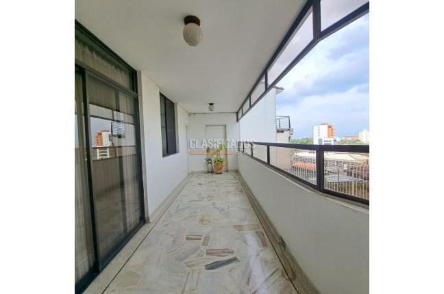 Apartamentos, Venta en Santa Mónica Residencial