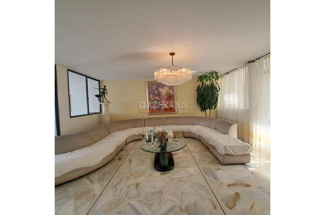 Apartamentos, Venta en Santa Mónica Residencial