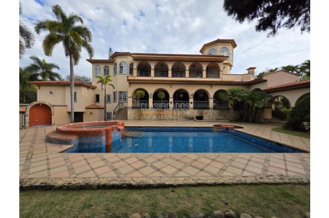 Casas, Venta en Ciudad Jardín