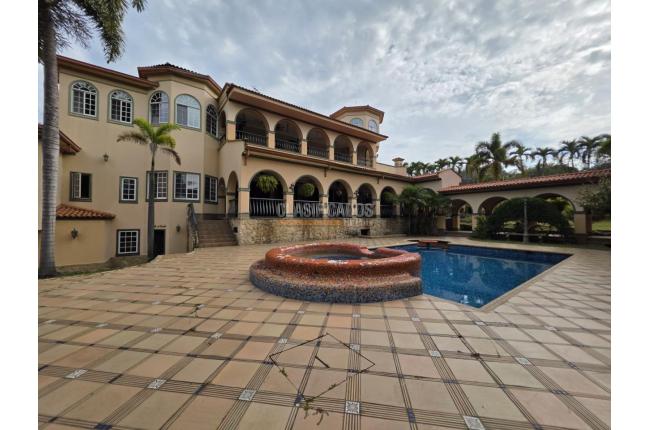 Casas, Venta en Ciudad Jardín