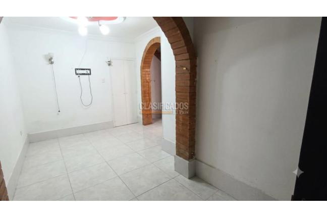 Casas, Alquiler, Giron - $1.300.000