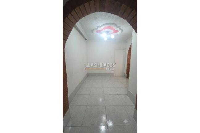 Casas, Alquiler, Giron - $1.300.000