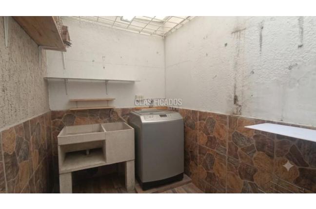 Casas, Alquiler, Giron - $1.300.000