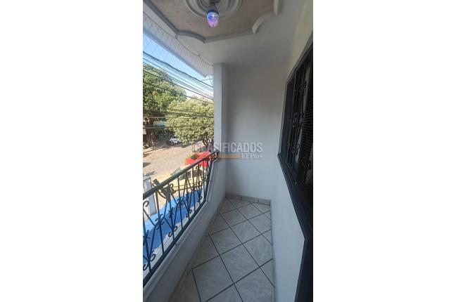 Casas, Alquiler, Giron - $1.300.000
