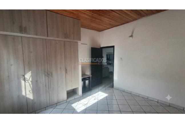 Casas, Alquiler, Giron - $1.300.000