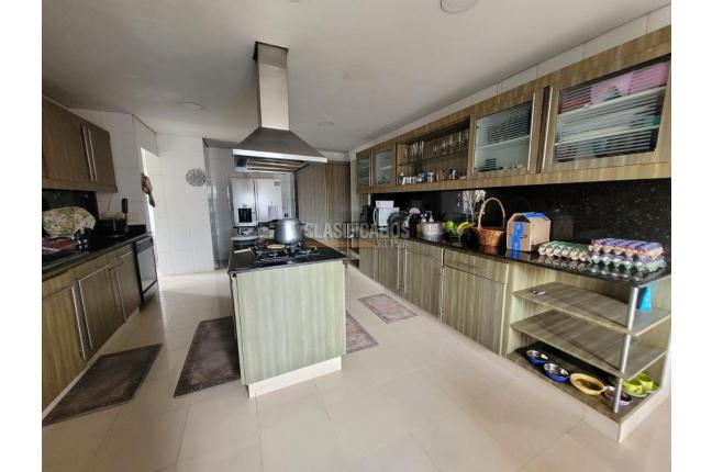 Apartamentos, Venta, Aguacatal - $1.600.000.000