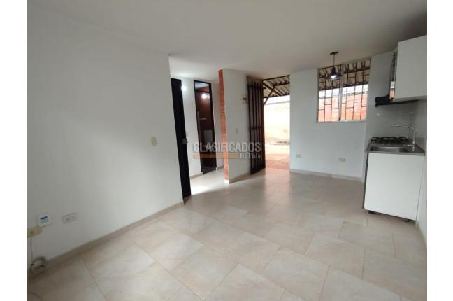 Casas, Alquiler, Candelaria - $750.000