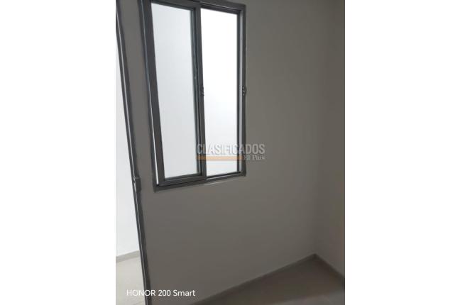 Apartaestudios, Alquiler, Yira Castro - $700.000