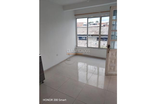 Apartaestudios, Alquiler, Yira Castro - $700.000