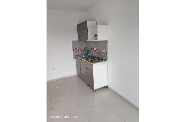 Apartaestudios, Alquiler, Yira Castro - $700.000