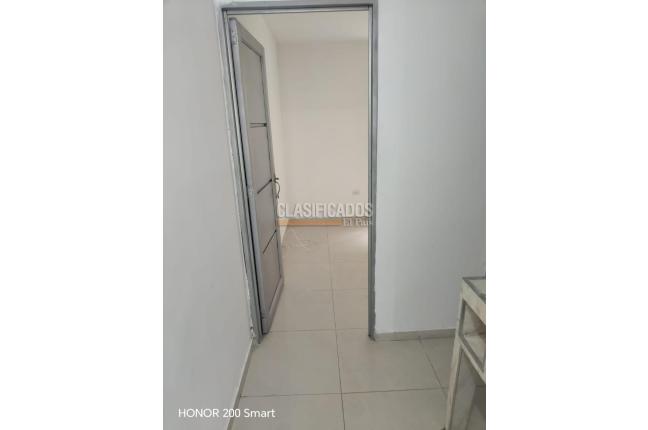 Apartaestudios, Alquiler, Yira Castro - $700.000