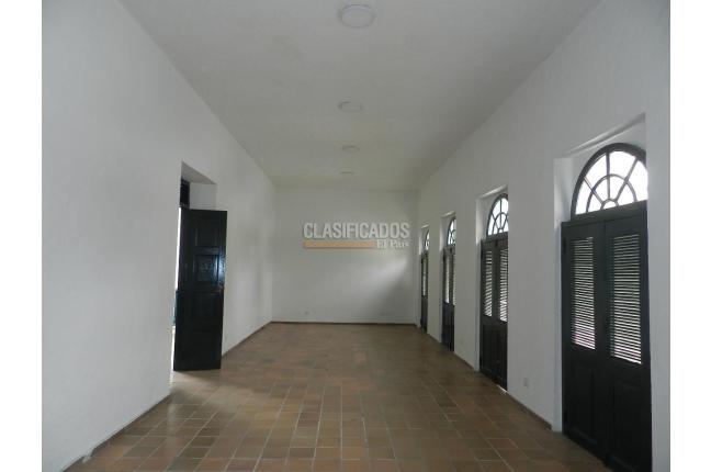 Oficinas y Consultorios, Venta en San Pascual