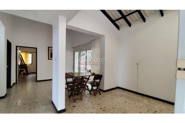 Casas, Alquiler, Cristales - $2.500.000