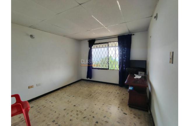 Casas, Alquiler, Cristales - $2.500.000