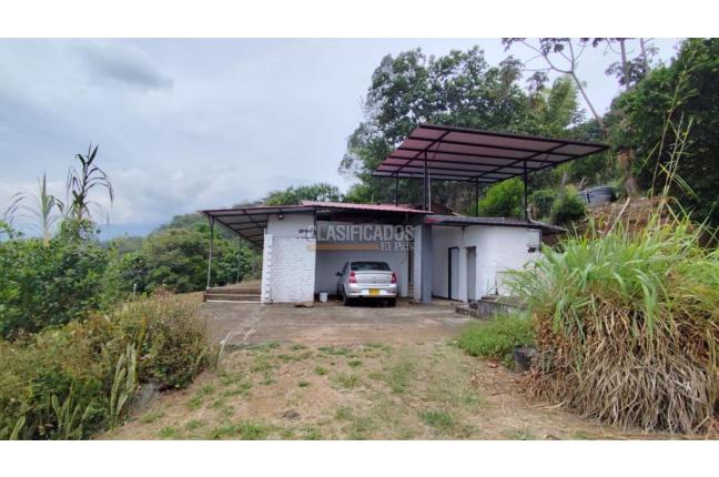 Casas, Alquiler, Cristales - $2.500.000