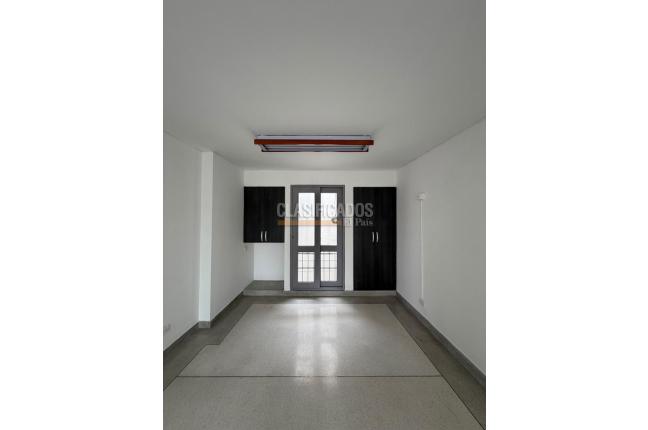 Oficinas y Consultorios, Alquiler, Granada - $2.500.000
